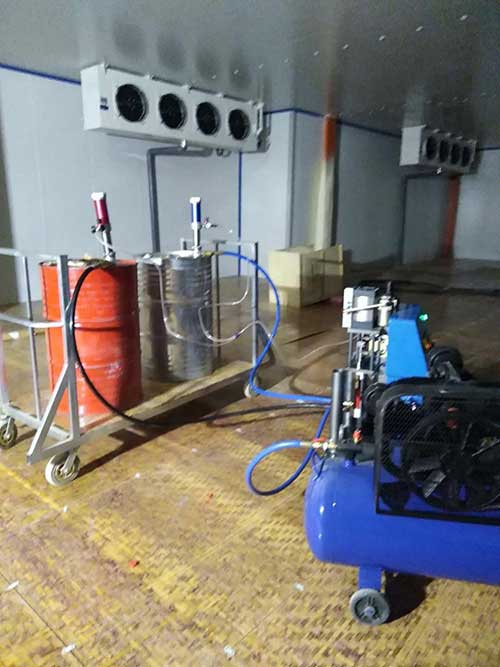 聚氨酯冷库保温层厚度计算方法(图1) 冷库保温层聚氨酯硬泡喷涂
