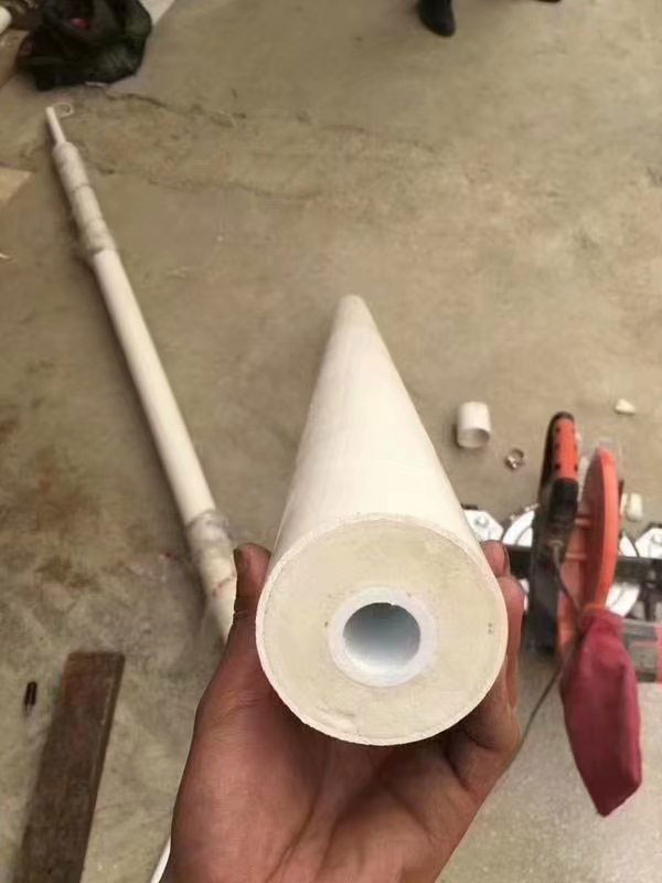 注聚氨酯的机器(图2) 小型注聚氨酯的机器管中管填充案例