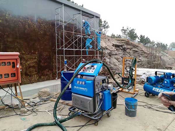 聚氨酯外墙喷涂机(图1) H5600T聚氨酯外墙喷涂机