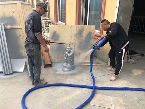泡沫雕塑表面硬化喷多厚的聚脲(图1) 泡沫雕塑表面硬化喷多厚的聚脲