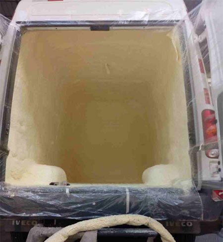 冷藏车车厢里面聚氨酯发泡案例