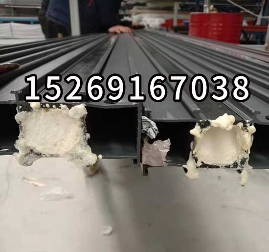 断桥铝腔体注入发泡(图9) T40D断桥铝腔体注入发泡机案例