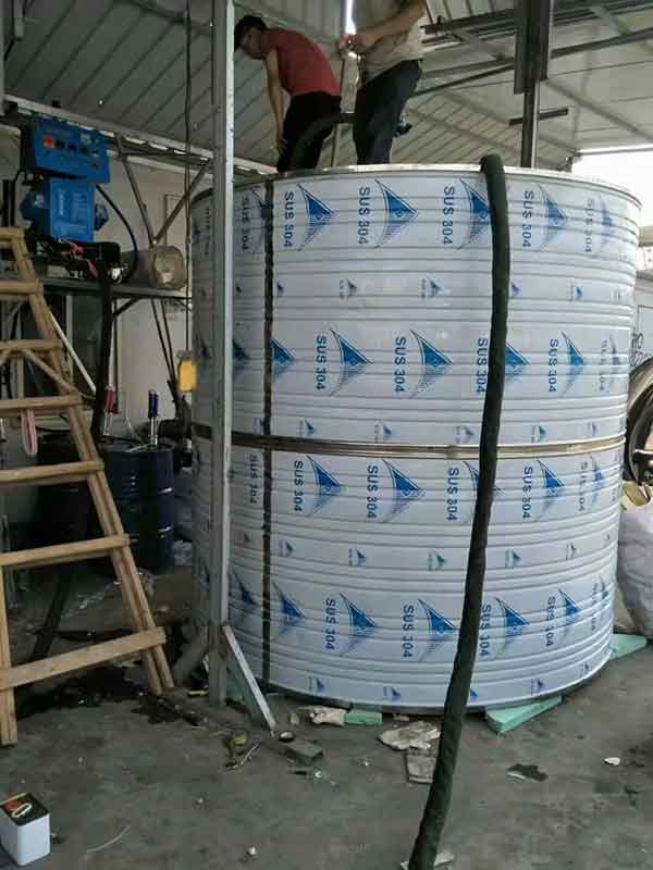 罐体硬泡聚氨酯喷涂机保温层(图1) 罐体硬泡聚氨酯喷涂机保温层